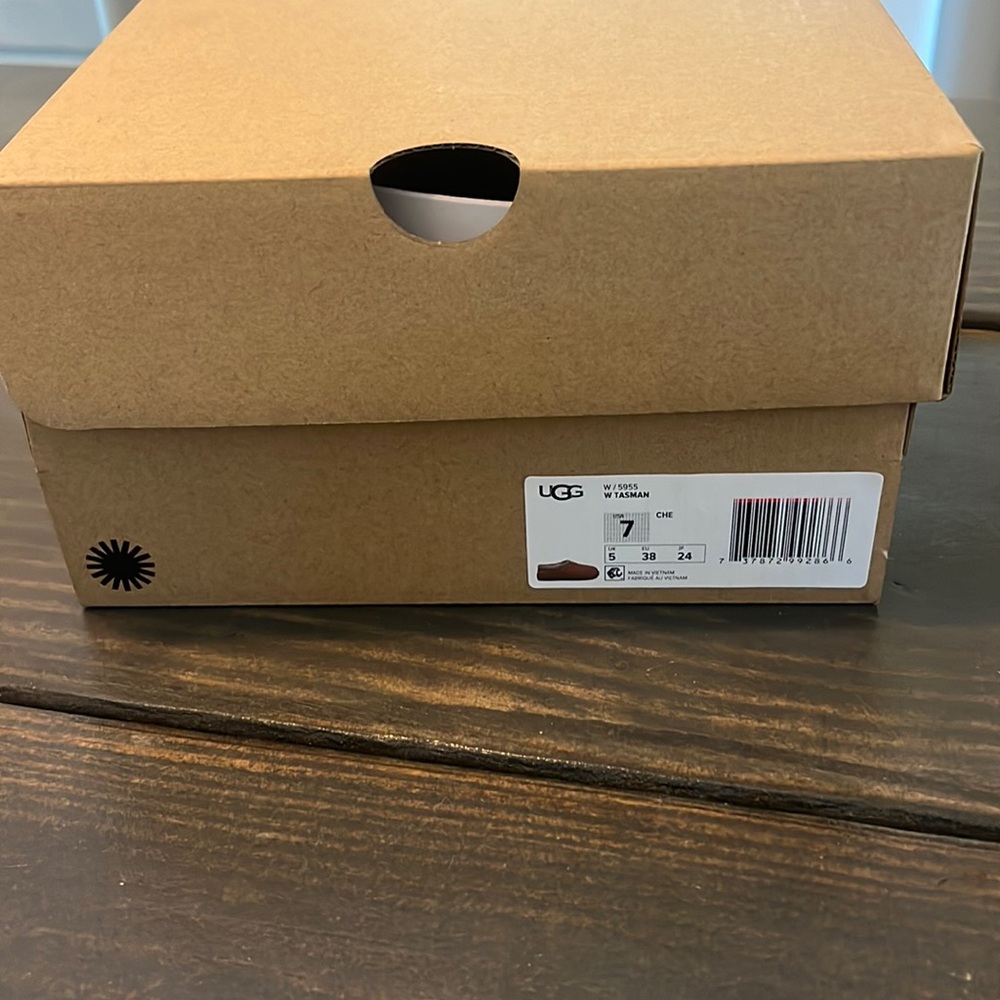 Ugg slippers NIB